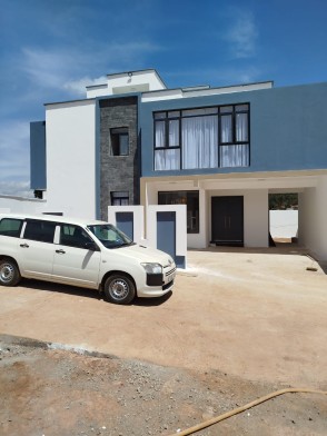 Modern 5 Bedroom Villas in the  Leafy Kikuyu Town.