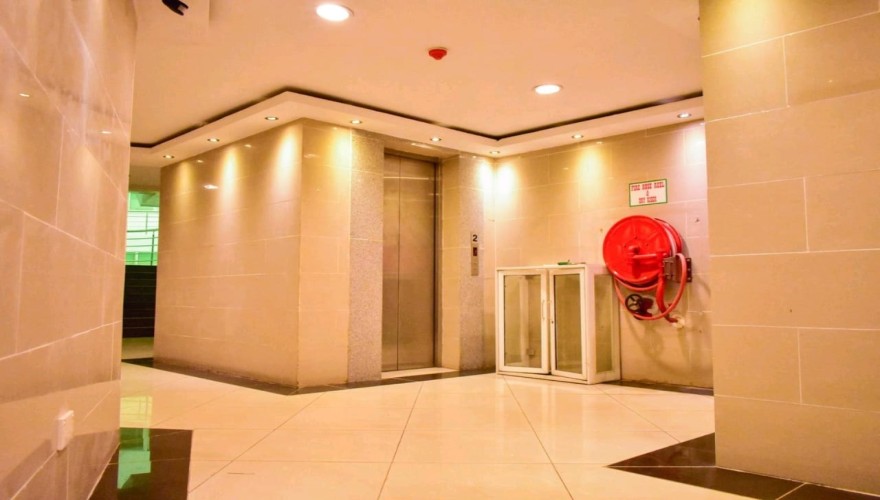 Manga House - Working where your vis...