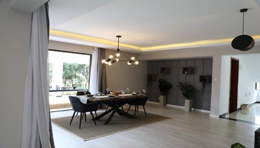 Luxury 5 Bedroom Townhouses for Sale...